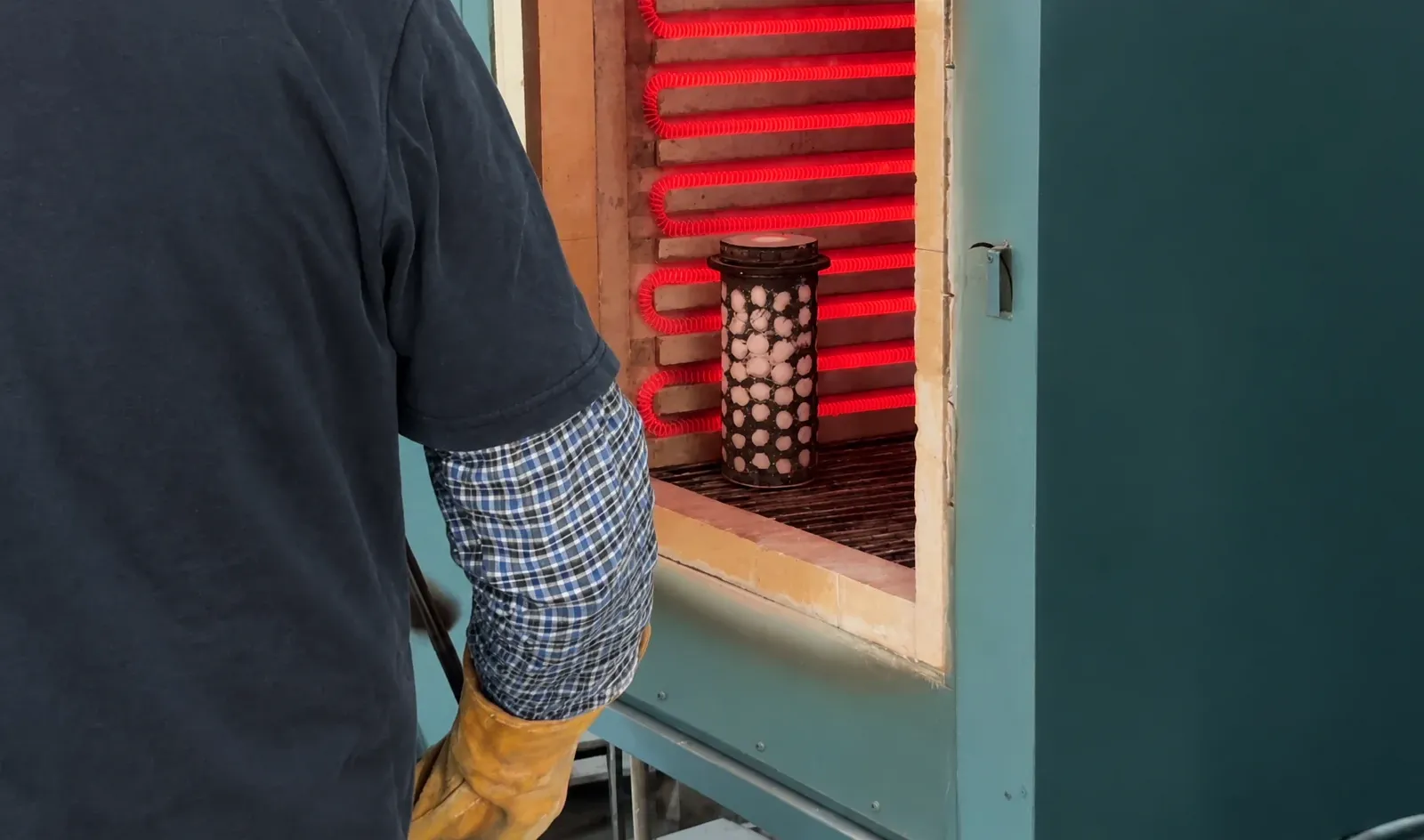 Molten metal pouring during casting