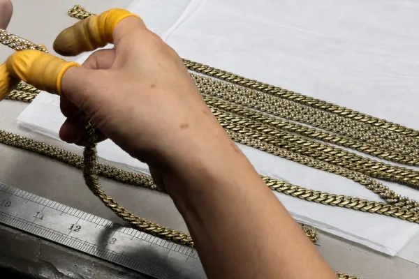 Semi-finished chain inspection during quality control